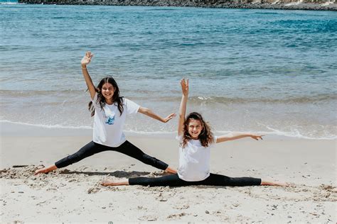 Free Teenage Girls At The Mude Beach Photos